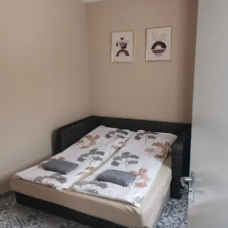 Podlovics Tanya Panzio Kemecse