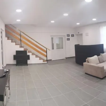 Podlovics Tanya Panzio Kemecse