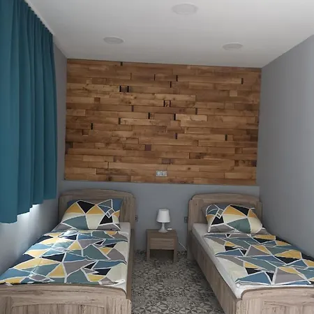 Podlovics Tanya Panzio Kemecse