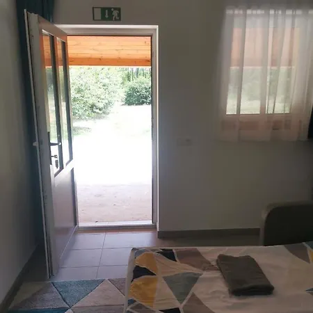 Podlovics Tanya Panzio Appartement *