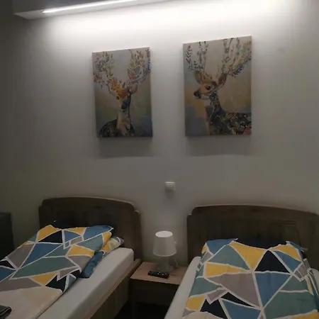 Podlovics Tanya Panzio * Kemecse