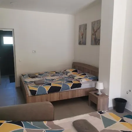 Podlovics Tanya Panzio Apartment *
