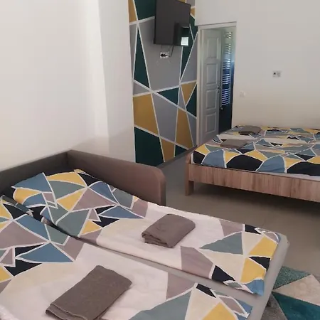 Podlovics Tanya Panzio