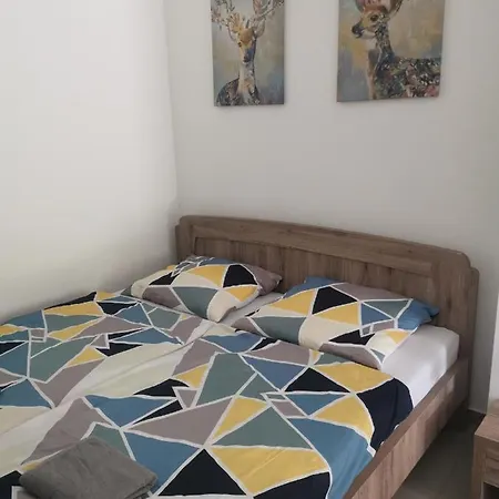 Podlovics Tanya Panzió Apartmán